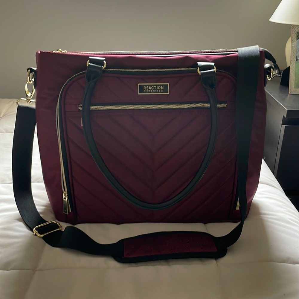 Kenneth Cole Reaction Maroon Chevron Laptop Bag